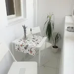 Апартаменти Group Old Town Бухарест